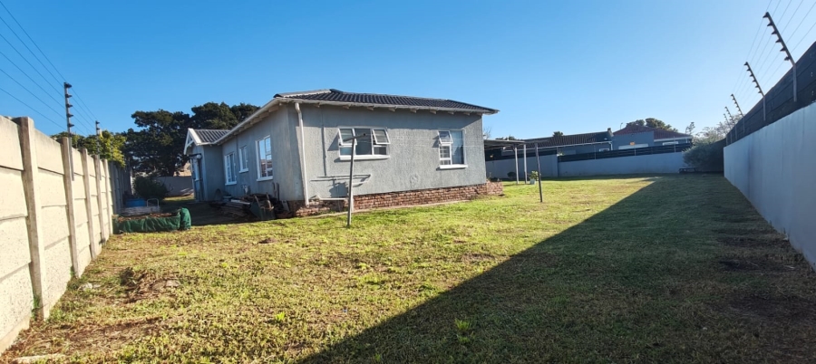 To Let 3 Bedroom Property for Rent in Overbaakens Eastern Cape